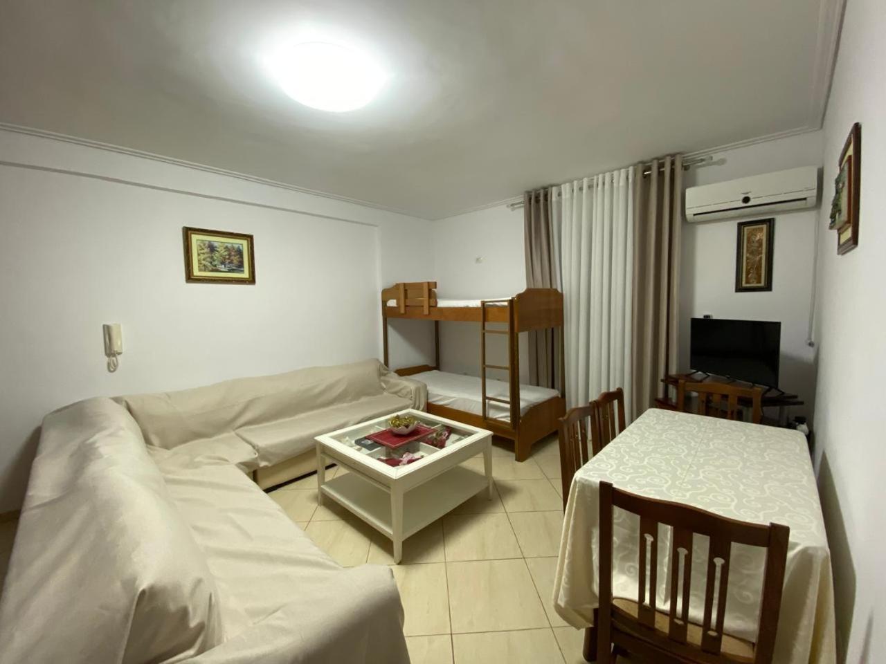 Olive Tree Apartment Sarandë エクステリア 写真