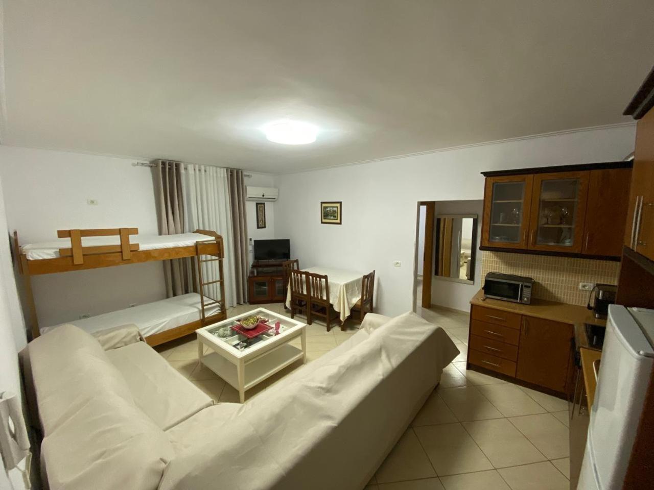 Olive Tree Apartment Sarandë エクステリア 写真