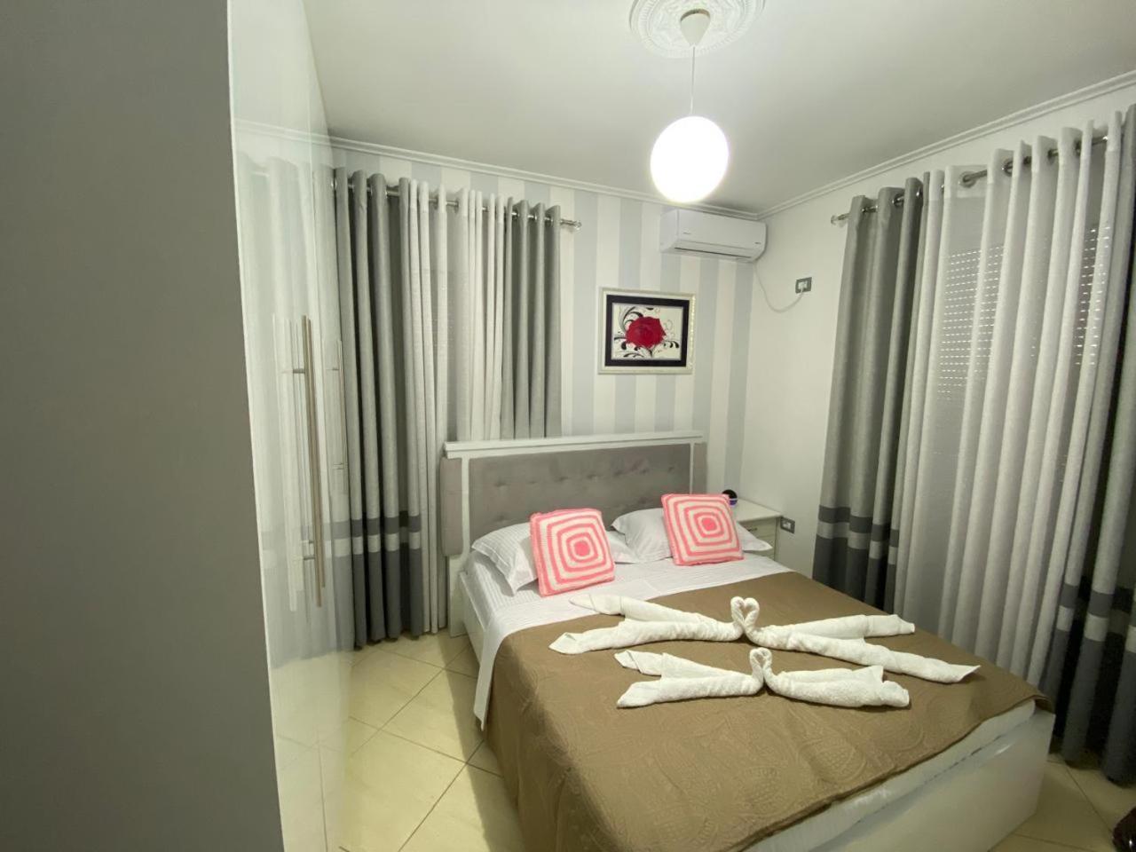 Olive Tree Apartment Sarandë エクステリア 写真
