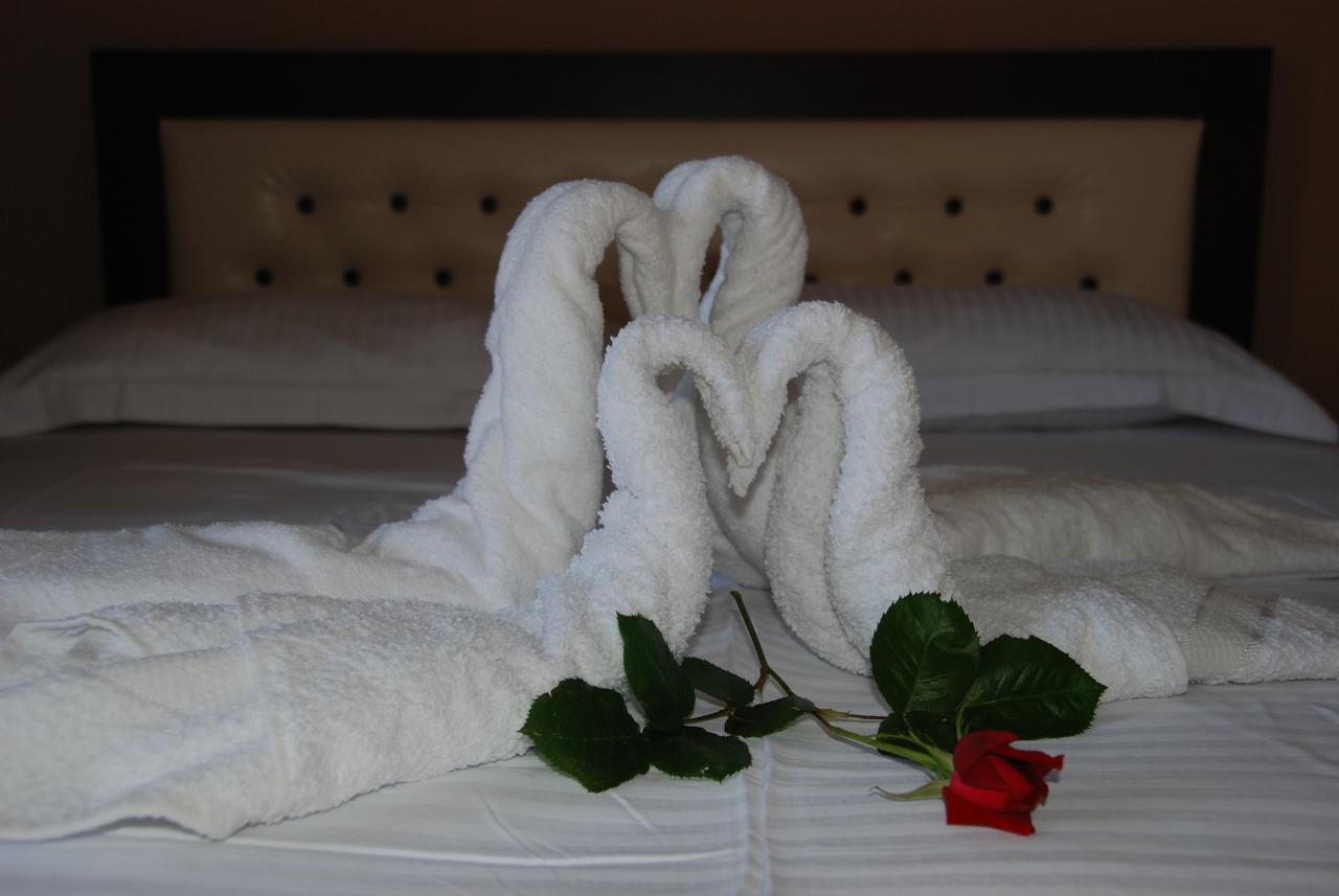 Olive Tree Apartment Sarandë エクステリア 写真